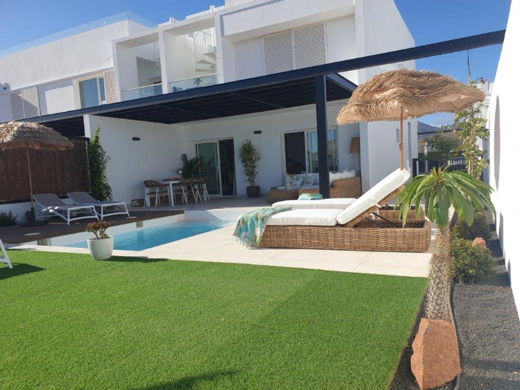 Serena Holiday Homes By Livvo Playa Blanca  Buitenkant foto